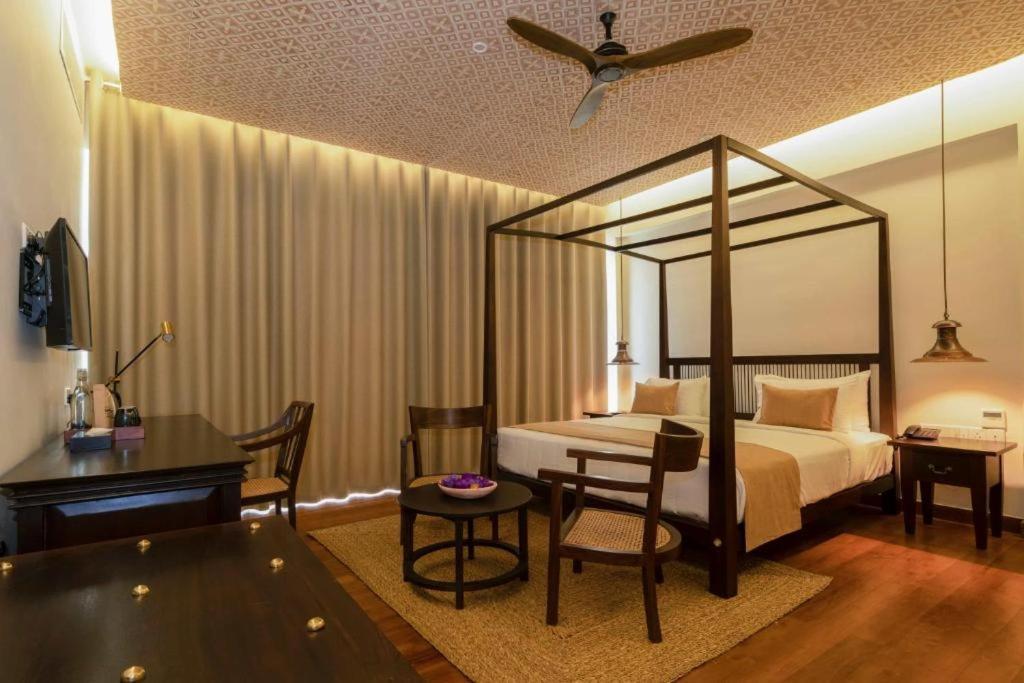 King Room with Mountain View