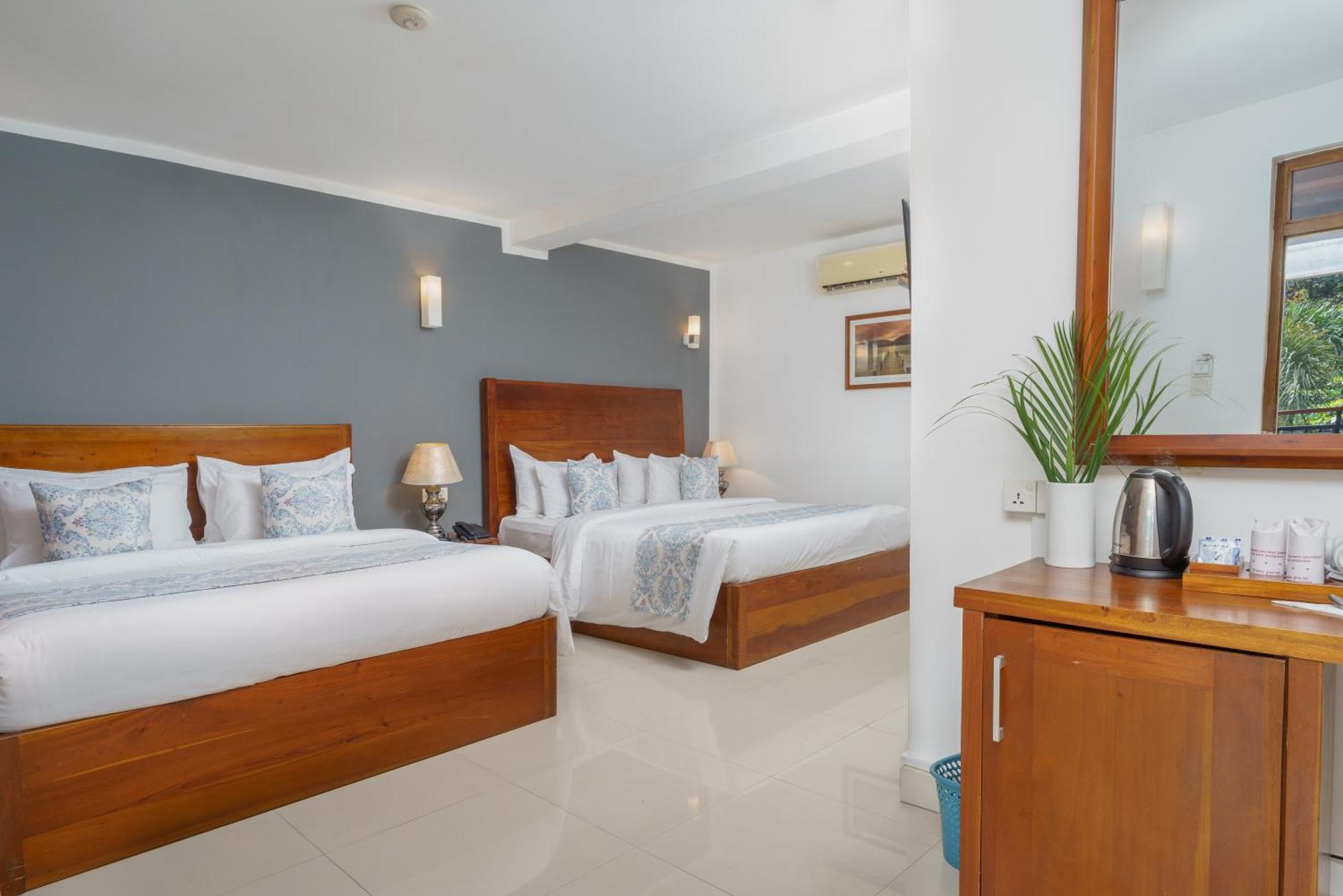 Deluxe Family Room
