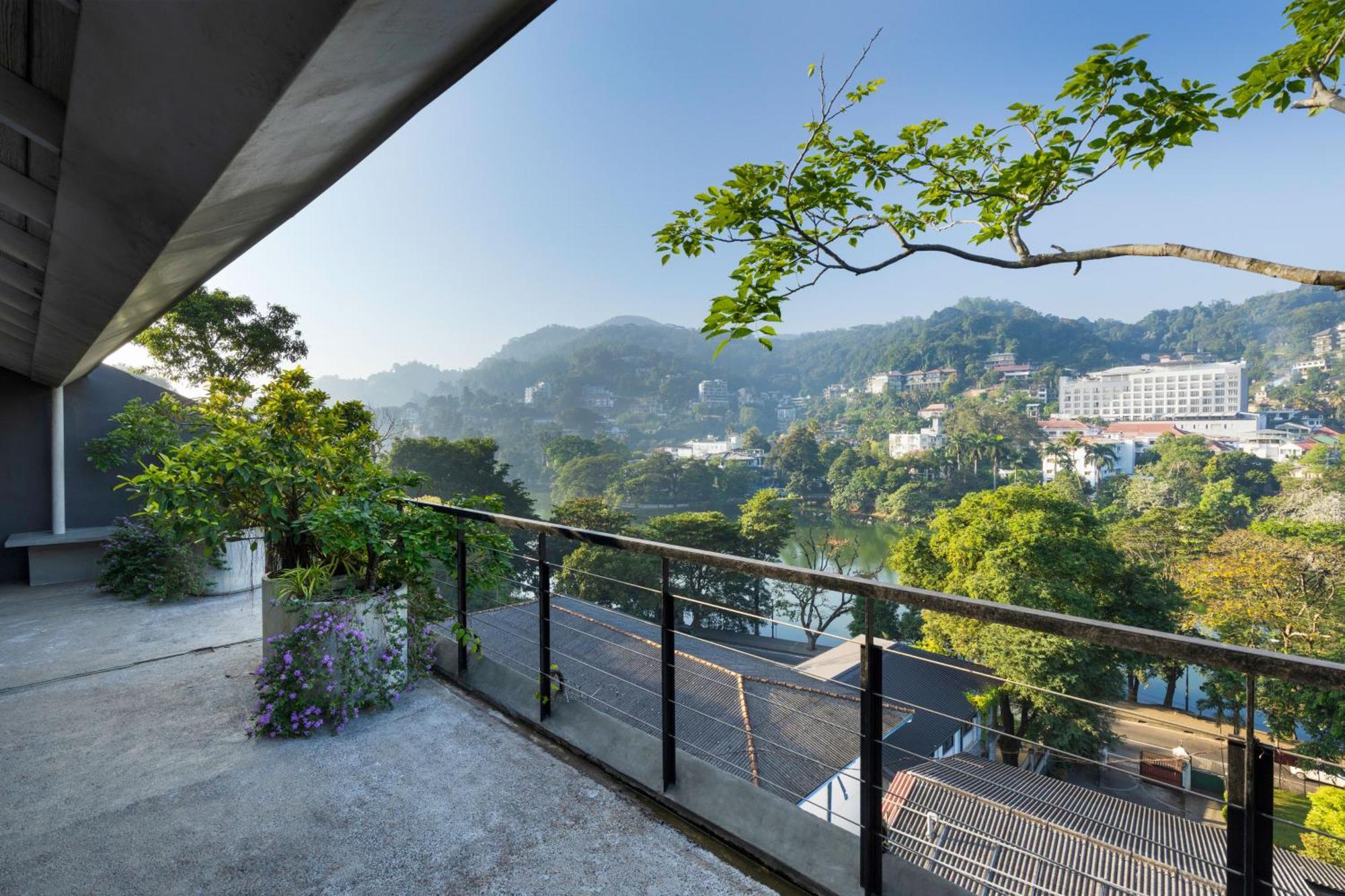 Two Bed Room Apartment with Lake View