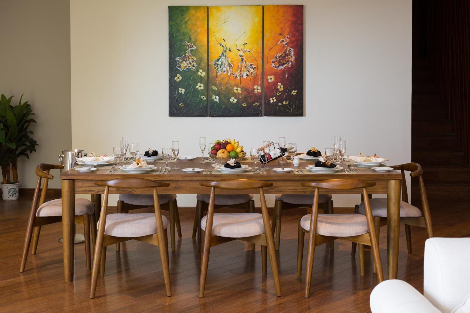 Four-Bedroom Luxury Apartment