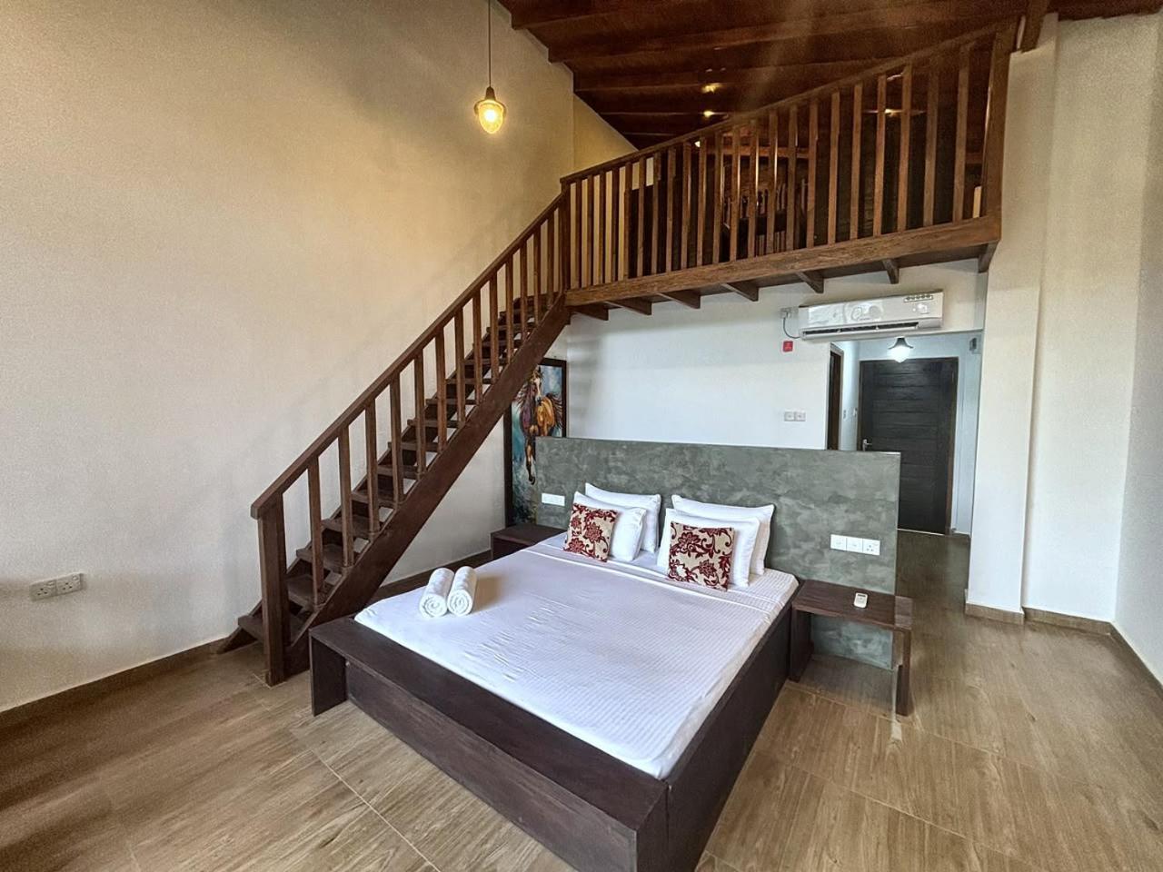 Superior King Suite