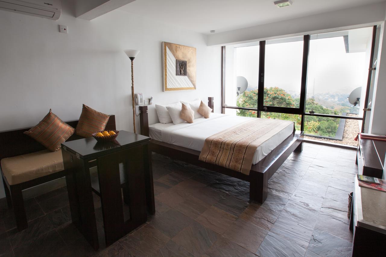 Deluxe Room - Mountain View - 10% off on Award Winning Cocktails & Selected Wines, Steam Room & Sauna Access