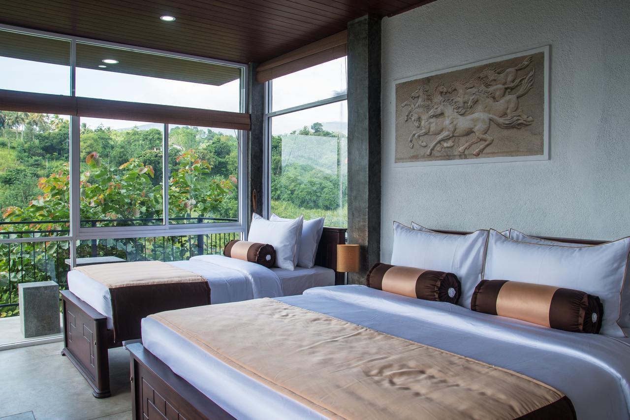 Suite with Lake View