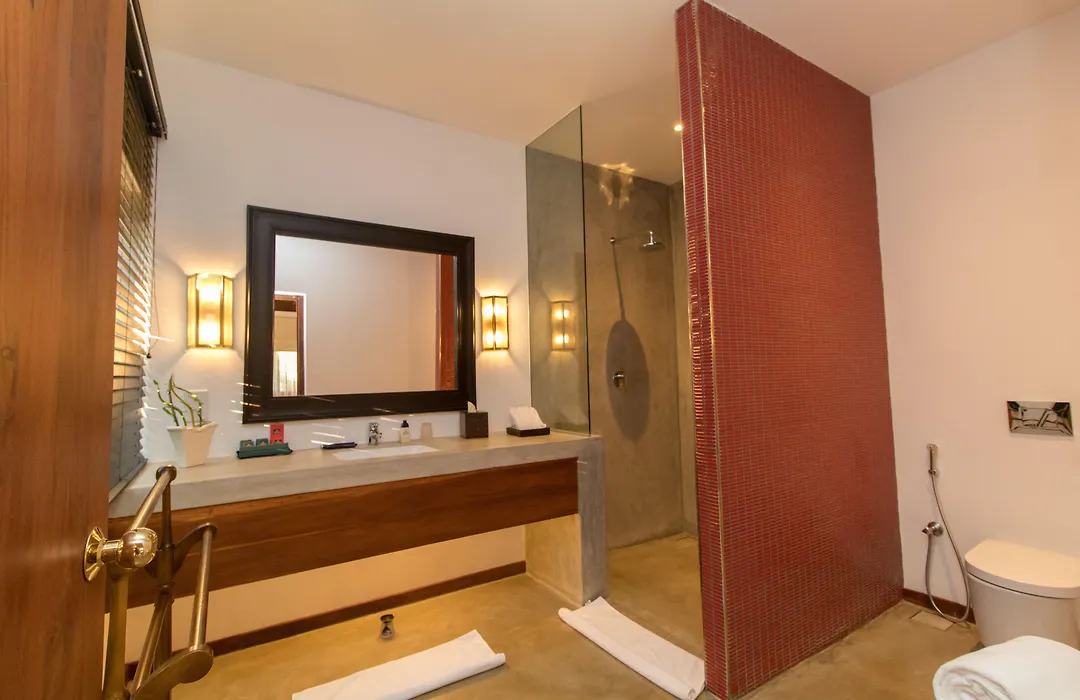Kings Pavilion Luxury Hotel-1