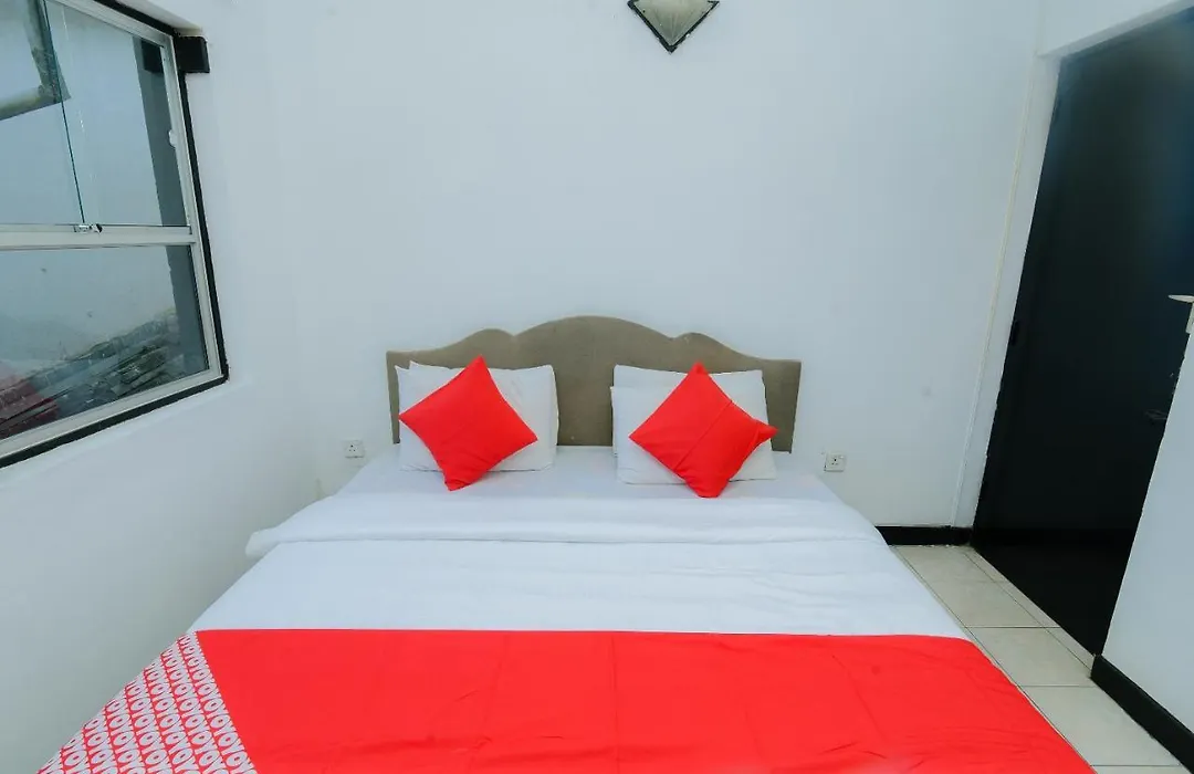 Oyo 479 Water Front Hotel-1