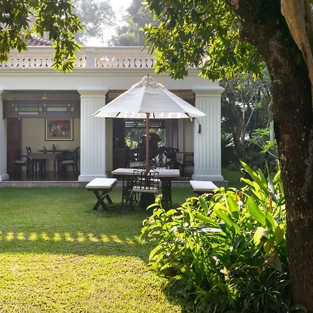 Taru Villas Kandy-3