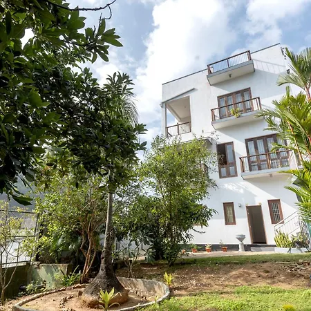 Urban Garden Vacation Rental-2