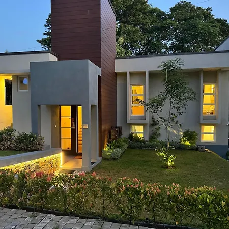 Lake Villas Premium Kandy-3