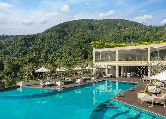 The Golden Crown Hotel Kandy
