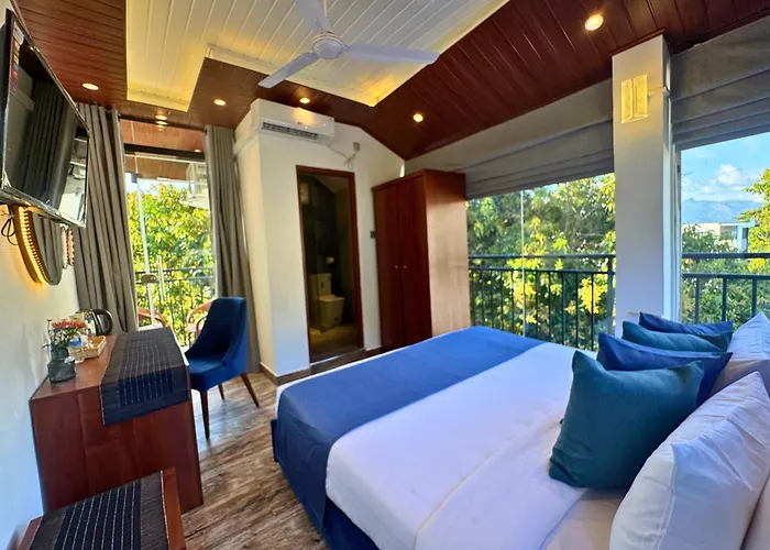 Queens Mount Kandy