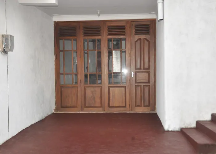 Golden Shower Inn Kandy