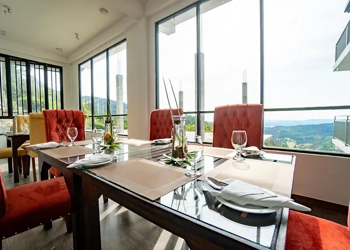 Kandy HotelsShanthi Uyana