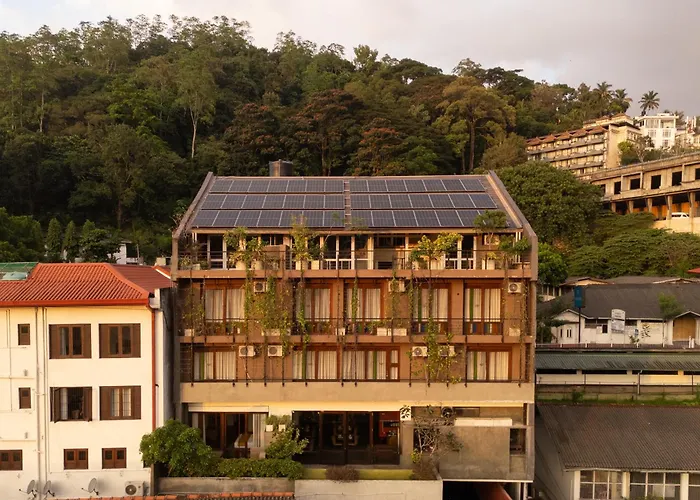 Lake Avenue Hotel Kandy