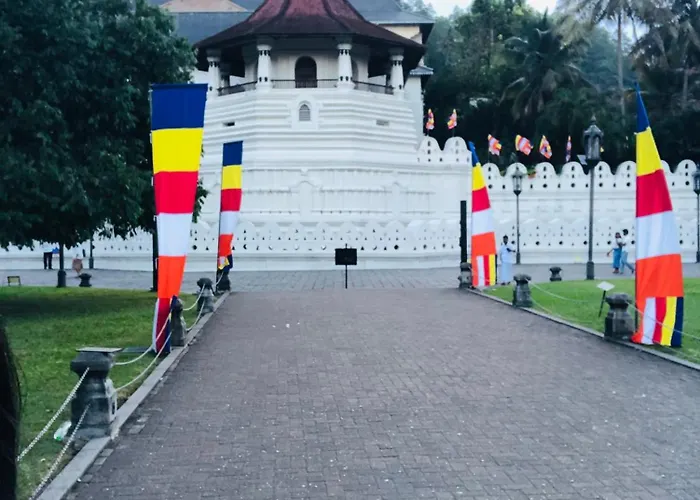 Dawn Tawn Hostel Kandy